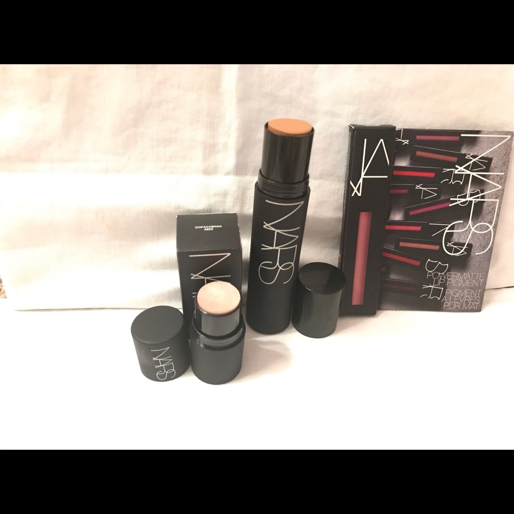 NARS Make-up 3 piece travel set for Women.